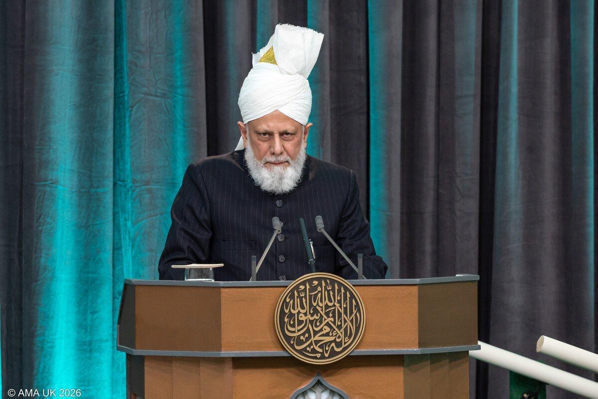 Grégoire Ahongbonon receives the Ahmadiyya International Peace Prize in London